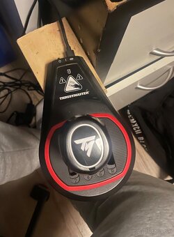 Logitech G29 a Thrustmaster TH8S - 2