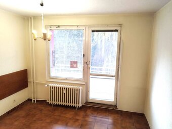 Veľký 3izbový BYT+GARÁŽ v blízkosti centra Banskej Bystrice, - 2