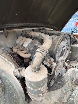 Predam motor Tatra 148 - 2