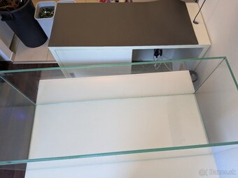 Predám akvárium Optiwhite 120x45x45 - 2
