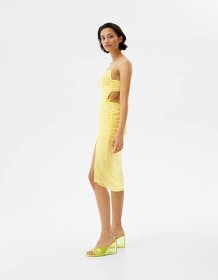 Zvodné žlté šaty - 2