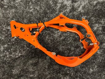 Rám z ktm sxf 450 2022, nádrž, - 2