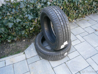 Predám 2x letné pneu Momo 185/60 R15 88HXL - 2