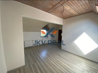 Na predaj priestranný 4-izbový byt s rozlohou 103,7 m² - 2