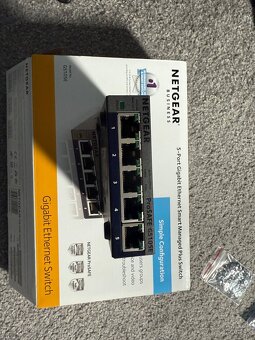 Netgear Prosafe Plus switch GS105E - 2