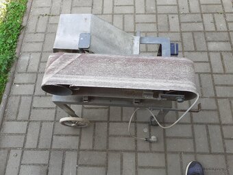 Predám pasovú brúsku. Na 220V - 2