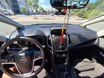 Opel Zafira tourer - 2