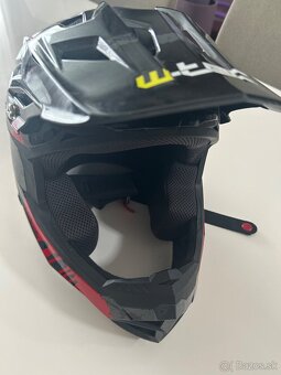 Prilba w-tec - 2