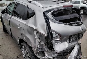 Nissan Qashqai 2.0 2013 predám predný NÁRAZNÍK, MOTOR MR20 - 2