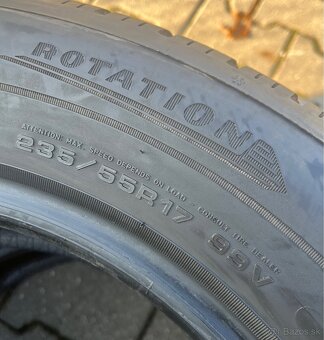 235/55 R17 Zimne Dunlop top stav - 2
