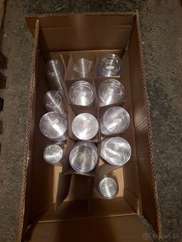 DARUJEM plastove pohare cca 120ks - 2