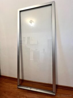 🪟 Kvalitné sklá v hliníkovom ráme–pevné, čisté, TOP stav 💪 - 2