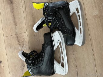 Hokejové korčule Bauer č.37,5 - 2