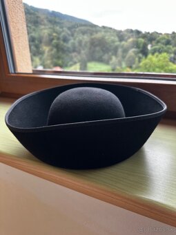 Zbojnícky klobúk - 2