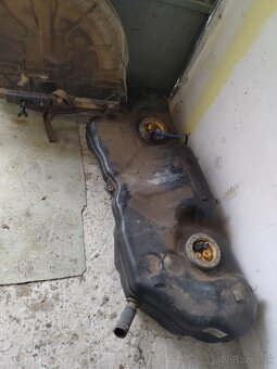 Predám/darujem veci na BMW X3 e83 - 2