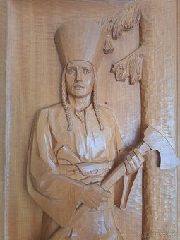 Figurálny drevený reliéf - 2