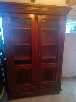 Starožitný nábytok - 2