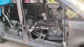 Nahradne diely touran - 2