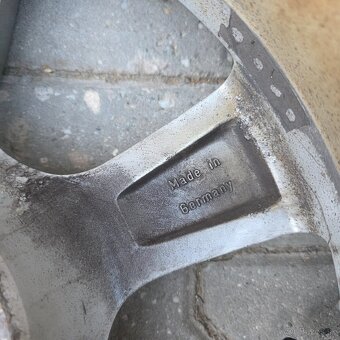 Ford 235/55 R17 - 2