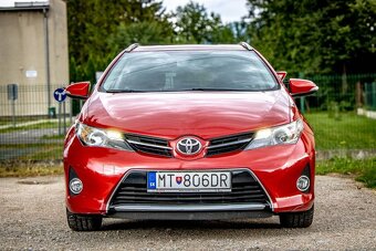 Toyota Auris TS 1.6 MT/6 2014 - 2