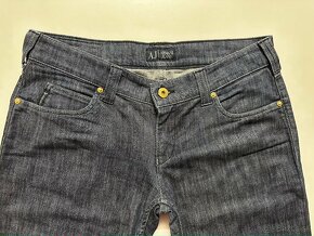 Dámske,kvalitné džínsy Giorgio ARMANI - veľkosť 32/32 - 2