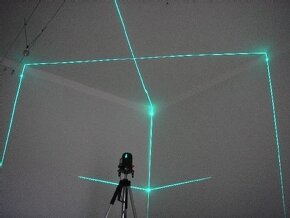 Profesionálny samonivelačný krížový laser zelený DEKO - 2