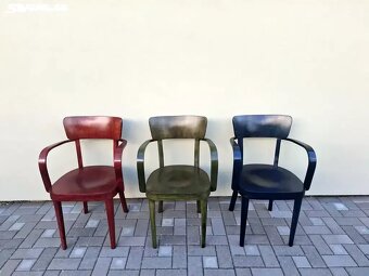 Křesílka Thonet v barevném provedení po renovaci - 2