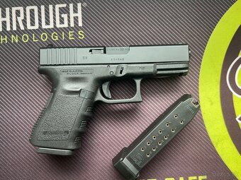 Predám pištoľ Glock 19 - 2