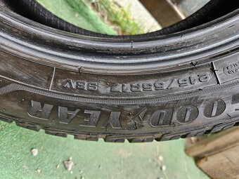 1 ks zimná pneu GoodYear - 215/55 r17 - 2