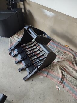 Predám preosievaciu lyžicu 60cm s úchytom lehnhoff ms01 - 2