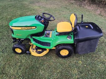 Zahradní traktor John Deere X300R - 2