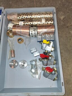 Loziska, uchytky,bolce,krytý drziaky - 2