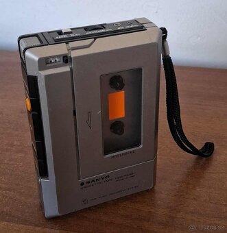 SANYO M1150 (Recorder-Walkman) - 2