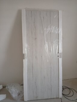 Dvere dub snežný 80P a 80L - 2