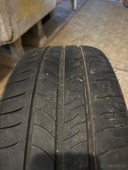 Michelin 215/60 R16 - 2