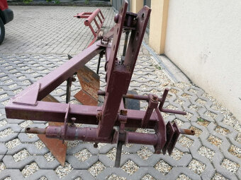 predám pluh,riadkovač a konzolu na malotraktor - 2