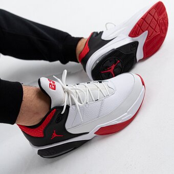 Nike Jordan Max Aura 3 - 2