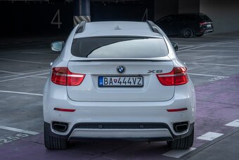 BMW X6 xDrive 50i 4.4 V8 300kW - 2