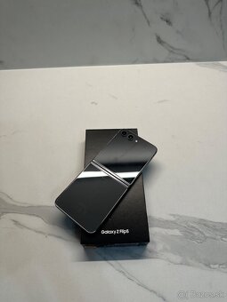 Samsung Galaxy Z Flip5 512GB Black - 2