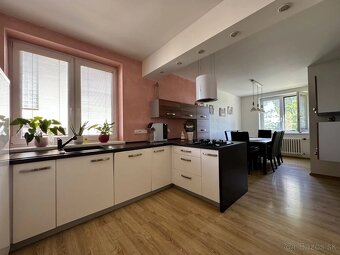 Na predaj komfortný 6-izbový rodinný dom s garážou - 2