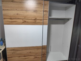 Šatníková skriňa - 2