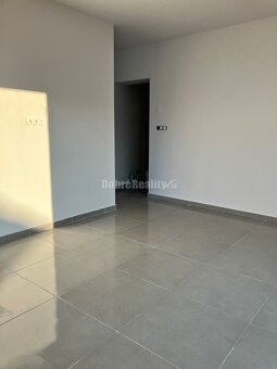 Ponúkame Vám na predaj 3 - izbový rodinný dom po kompletnej - 2