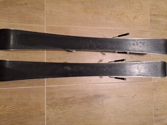 Lyže a lyžiarky - 2