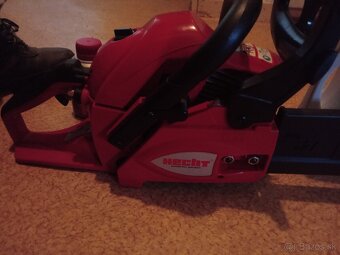 Benzínová píla Hecht - 2