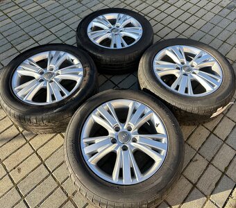 Audi elektrony R19 - 2