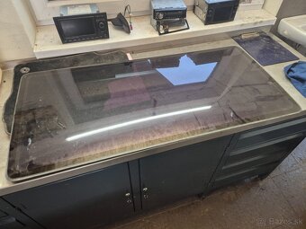 Predám ľavé/pravé stredné okno pre VW T4 - 2