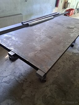 Železný stôl - 2