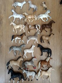 Schleich obrovská zbierka - 74 koni - 2