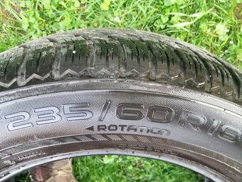 pneu NOKIAN R18 235/60 - 2