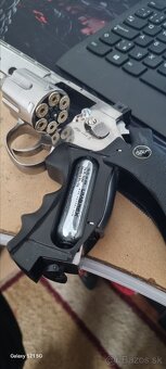 Predám airsoft revolver - 2